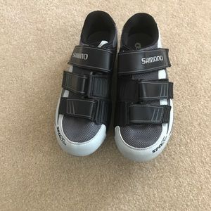 Shimano size 7 or size 40 cycling shoes